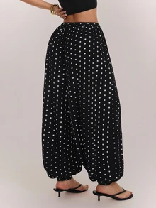 SHEIN PETITE 黑白波點寬鬆燈籠褲，適合嬌小女性（休閒/通勤穿搭） - 黑與白 - 查看 2