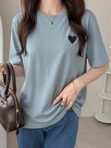 DAZY Women Crew Neck Embroidery Contrast Color Heart Graphic T-Shirt, Minimalist Design Cute Tops - Blue - View 6