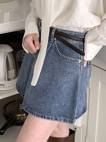 DAZY Celana Pendek Denim Model A-Line Longgar Warna Biru Pudar, Cocok untuk Musim Semi & Musim Panas
