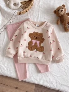SHEIN Vintaside Kids 2件組女嬰褲裝套裝 可愛甜美 牛仔女孩風 粉色毛絨熊貼布 櫻桃印花 蝴蝶結 長袖圓領 生日派對 親子秋季套裝 - 粉色 - 查看 3