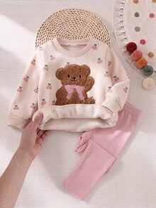 SHEIN Vintaside Kids 2件組女嬰褲裝套裝 可愛甜美 牛仔女孩風 粉色毛絨熊貼布 櫻桃印花 蝴蝶結 長袖圓領 生日派對 親子秋季套裝 - 粉色 - 查看 4
