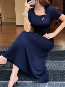Feyla Đầm nữ thanh lịch dài ngang gối, cổ áo bất đối xứng, tay ngắn, trang trí kim loại. - Xanh đậm - Xem 10