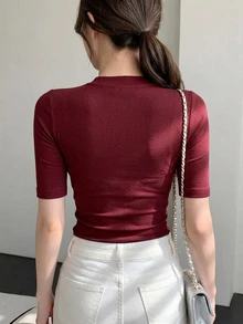 DAZY 女士纯色圆领短袖修身休闲上衣，日常穿着 - 酒紅色 - 查看 9