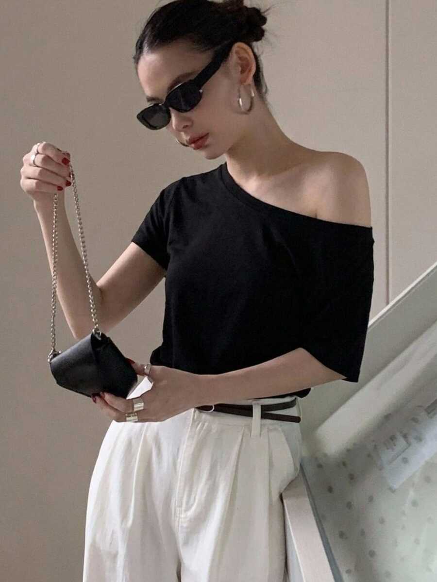DAZY 1pc Women's Casual Solid Color Oblique Shoulder T-Shirt, Versatile Design - Black - View 1