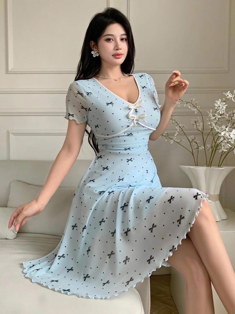 Feyla 女款夏季波點蝴蝶結印花V領短袖迷你洋裝，海軍藍浪漫可愛風，適合早午餐與茶會