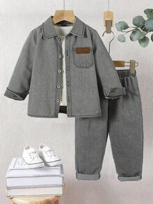 Genkimix Kids 小男孩休閒長袖牛仔套裝，簡約寬鬆翻領，白色壓紋字母印花，口袋裝飾，舒適長褲，秋季校園穿搭生日禮物 - 黑色 - 查看 4