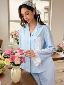 Snug Reverie طقم بيجامة نسائي رومانسي منعش من القطن 100% لفصلي الربيع والخريف، كارديجان بأزرار مع كشكشة وأكمام طويلة وقمة وبنطال بجيوب، ملابس منزلية من قطعتين - أزرق فاتح اللون - مشاهدة 8