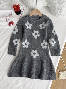SHEIN 1件女童針織毛衣洋裝，時尚百搭圓領撞色花卉提花圖案，百褶魚尾下擺，韓系清新溫柔風，適中厚度，下擺整齊，緊口袖口，精緻圖案，舒適柔軟親膚，適合日常穿著、外出與上學，秋冬穿搭 - 灰色 - 查看 7