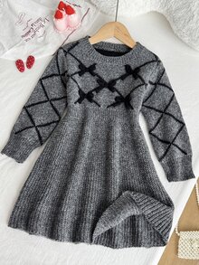 SHEIN 1件女童針織洋裝，簡約百搭圓領拼色菱格紋理，收腰A字百褶下擺，3D蝴蝶結裝飾，可愛甜美風，適中厚度，整齊下擺，貼身袖口，柔軟親膚，穿脫方便，適合日常穿著、上學、外出，適用秋冬 - 灰色 - 查看 7