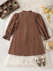 Emery Rose Kids 少女編織素色立領荷葉邊刺繡休閒洋裝 - 卡其色 - 查看 7