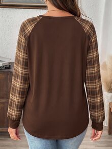 SHEIN LUNE 英式風格蘇格蘭格紋大尺碼女款休閒落肩袖圓領寬鬆版型T恤，適合春秋穿著，感恩節與聖誕節穿搭 - 彩色 - 查看 2