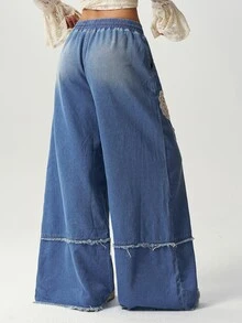 Bohemela Celana Jeans Potongan Lebar dengan Motif Bunga Bordir dan Tali Serut di Pinggang - Biru - View 9