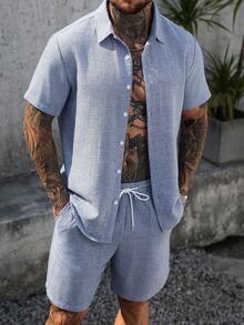 Manfinity CasualCool Men's Solid Color Textured Casual Short Sleeve Shirt And Shorts Set Men 2 Piece Summer Outfits Vacation Sets Beach Outfit Clothes Two Man Holiday - Blue - View 3