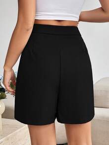 SHEIN LUNE Celana Pendek Kasual Longgar Wanita Warna Polos dengan Lipit dan Kantong - Hitam - View 2