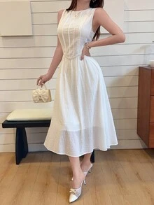 Feyla Women's Solid Color Round Neck Sleeveless Minimalist Mid-Length Summer Dress - White - View 6