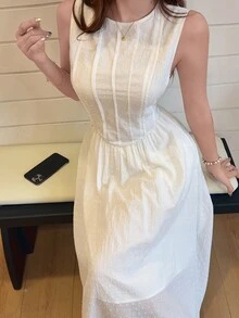 Feyla Women's Solid Color Round Neck Sleeveless Minimalist Mid-Length Summer Dress - White - View 5
