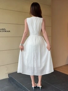 Feyla Women's Solid Color Round Neck Sleeveless Minimalist Mid-Length Summer Dress - White - View 8
