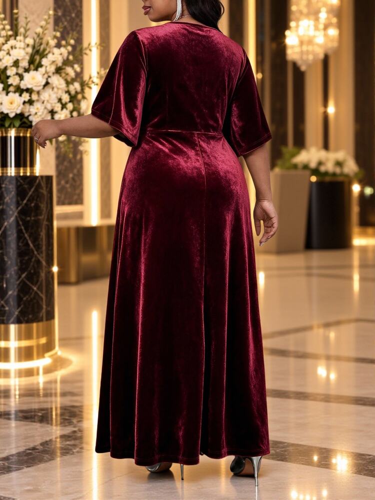 SHEIN Lady Plus Size Women Solid Color V-Neck Pleated Elegant Formal Cinched Waist Party Dinner Formal Evening Dress Wedding Burgundy Winter - Burgundy - View 2