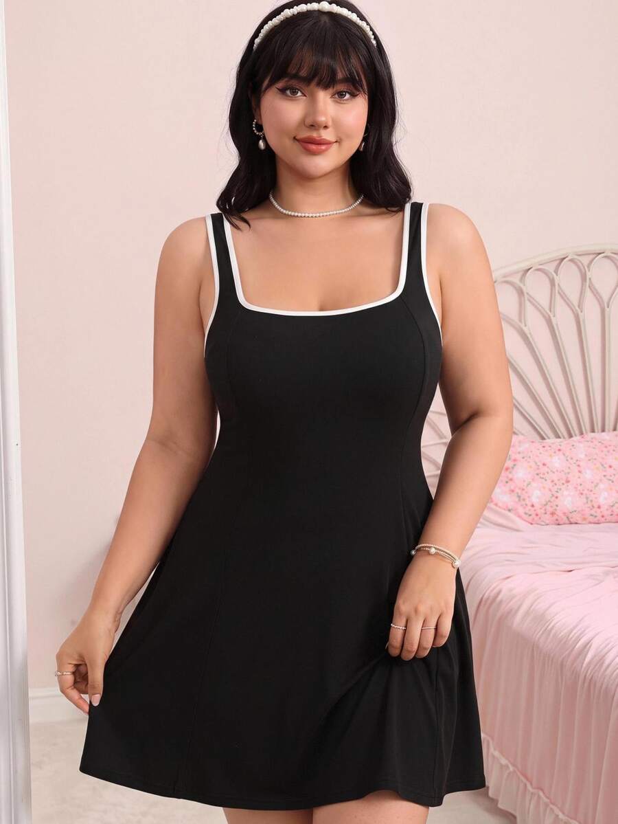 CovetEZ Gaun Mini Kasual Ukuran Plus Model A-Line Leher Persegi dengan Trim Kontras Terbaru Musim Semi/Panas - Hitam dan Putih - View 1