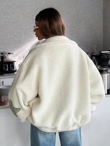 Pariaura Beige Sherpa Coat With Heart And Star Patches - بيج - مشاهدة 2