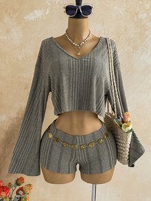 Soleia Set Kaos Crop Top dan Celana Pendek dengan Desain Ikat Belakang dan Bahu Longgar yang Kontras - Hijau - View 4