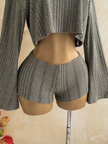 Soleia Set Kaos Crop Top dan Celana Pendek dengan Desain Ikat Belakang dan Bahu Longgar yang Kontras - Hijau - View 6