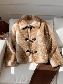 Comfortcana معطف فرو صناعي بطبعة حيوانية مع أزرار قرن للنساء للخريف/الشتاء - متعدد الألوان - مشاهدة 4