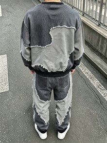 2件組青少年男孩時尚簡約舒適圓領運動衫與運動長褲套裝，酷炫幾何拼接滿版印花設計 - 深灰色 - 查看 2