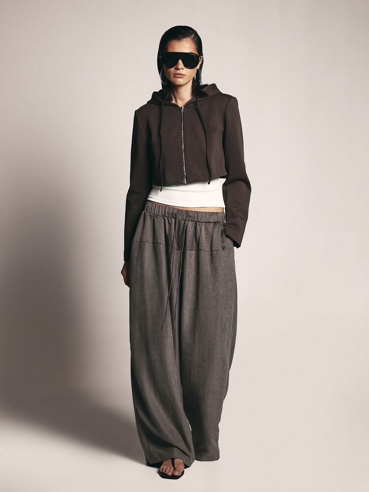KSTM Cropped Zip-Up Hoodie With Drawstring Hood And Split Cuffs Structured Silhouette Fall Winter Layering Essential - Brown - View 3