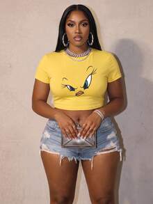 Slaydiva LOONEY TUNES X SHEIN Plus Size Women's Cartoon Print Casual Fitted Cropped T-Shirt - Yellow - View 1