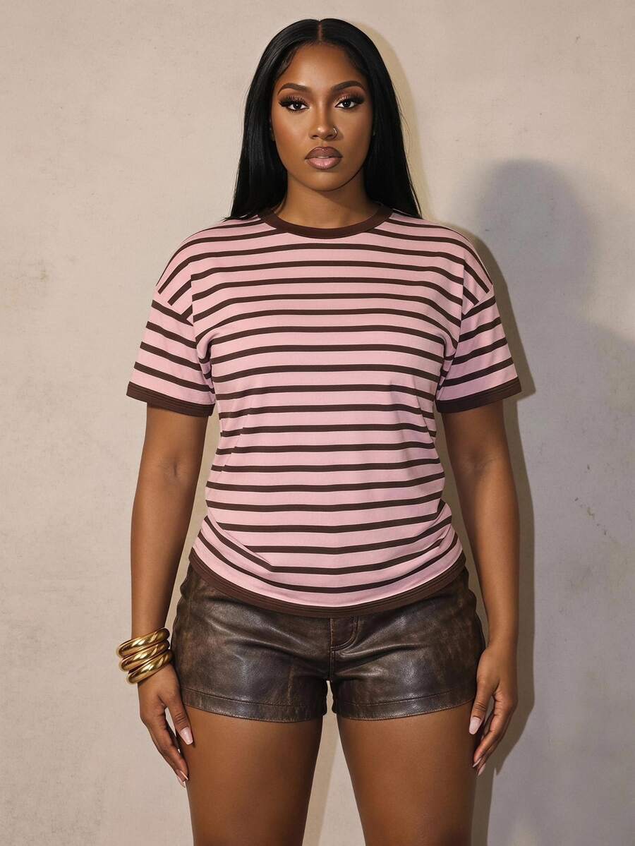 Slaydiva Women's Striped Casual 1960s 1920 Vintage 80s Minimalist Summer Plus Size T-Shirt Vacation Club Beach Pink - Multicolor - View 1