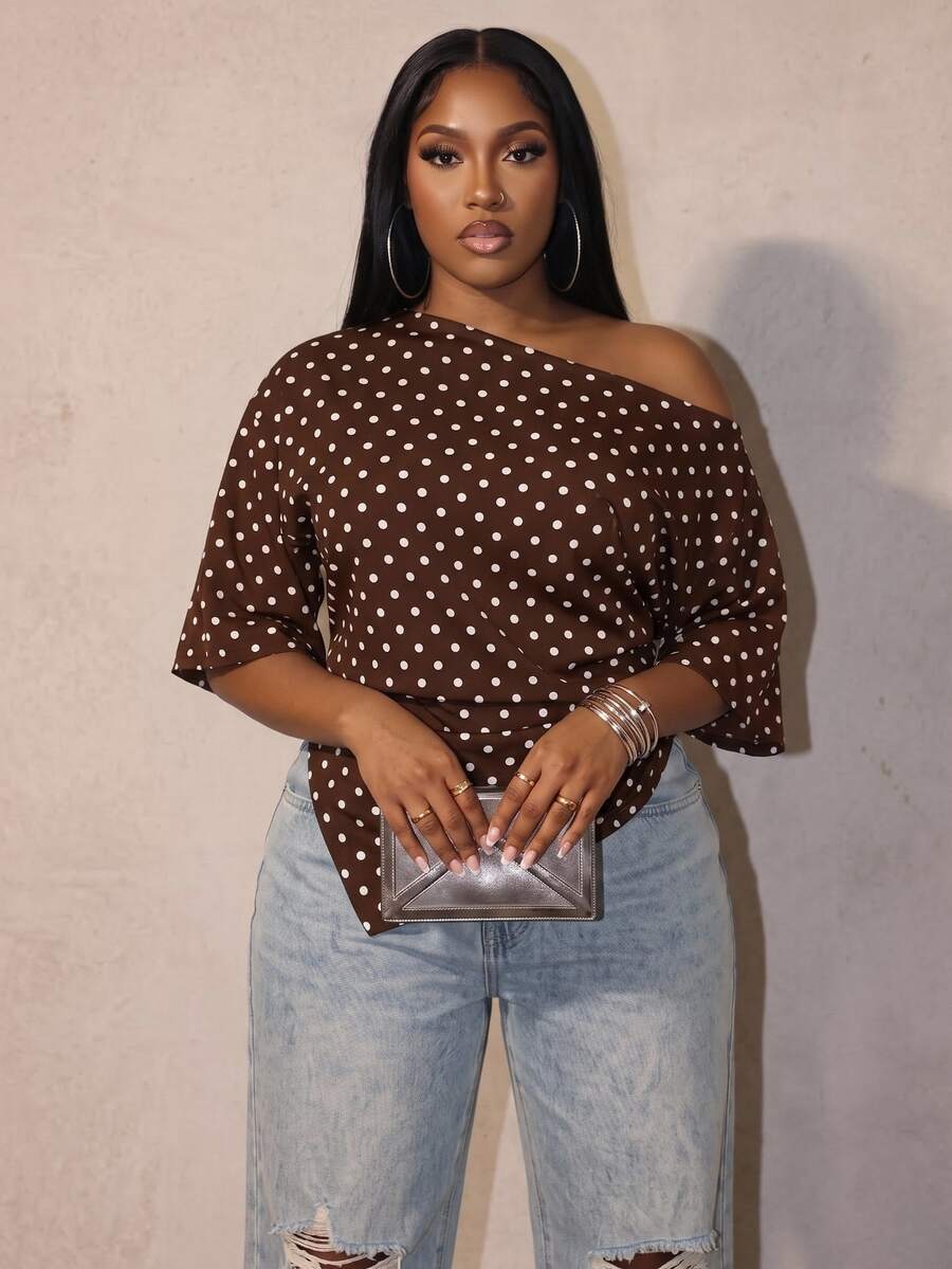 Slaydiva Plus Size Women's Brown Polka Dot Pattern Summer Fashion Casual Evening Top, Open Shoulder, Three-Quarter Sleeve, Ruched Waist And Split Hem Design, Elegant For Beach, Cruise And Travel Wear