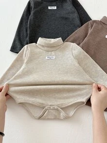 SHEIN Playful Pals 3件組男嬰連身衣可愛米色棕色黑色純色毛絨拼接長袖高領加厚戶外秋季保暖毛衣舒適按扣開襟 - 棕色 - 查看 5