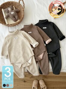 SHEIN Playful Pals 3件組男嬰連身衣可愛米色棕色黑色純色毛絨拼接長袖高領加厚戶外秋季保暖毛衣舒適按扣開襟 - 棕色 - 查看 3