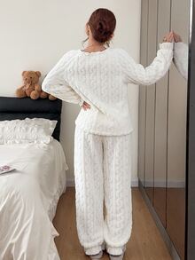 Napfluff Set Piyama Wanita Jacquard Fleece Lengan Panjang dengan Hiasan Pita dan Celana, Lembut, Nyaman, dan Mengembang, Desain Trim Kontras Berumbai, Pakaian Musim Gugur/Dingin - Putih - View 2
