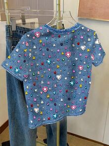 [Denim Effect] 青少年女孩休閒可愛甜美亮面愛心印花，鈷藍色亮眼，修身圓領短袖高腰短版基本款T恤，夏季圖案T恤，舒適Y2K復古上衣 - 彩色 - 查看 1