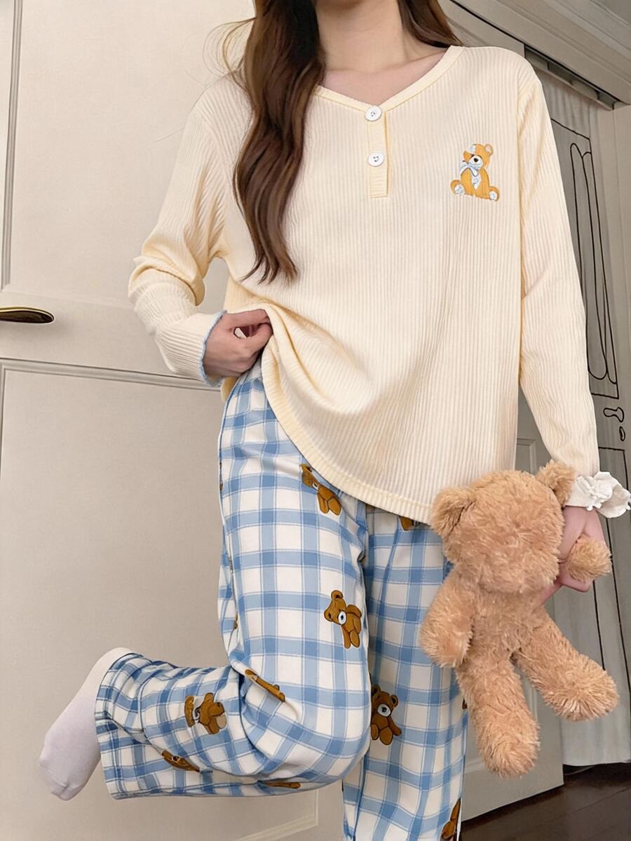 女童甜美風熊圖案長袖上衣與長褲居家服套裝,淺色調溫柔卡通熊圖案搭配藍白格紋長褲,春秋四季可穿女童睡衣2件套,舒適居家休閒睡衣,適合前青春期女孩日常睡眠、居家休閒、居家玩耍,可愛童趣女孩風兒童居家服 - 彩色 - 查看 1