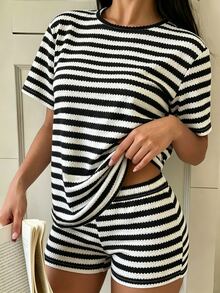 SHEIN 青少年女孩 2件/套 短袖圓領T恤套裝，可愛歐式設計 黑白針織 親子款 假日夏季運動校園 - 黑與白 - 查看 4
