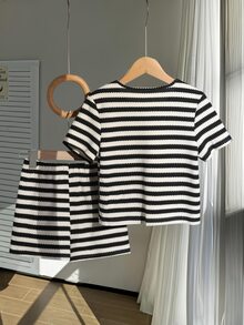 SHEIN 青少年女孩 2件/套 短袖圓領T恤套裝，可愛歐式設計 黑白針織 親子款 假日夏季運動校園 - 黑與白 - 查看 5
