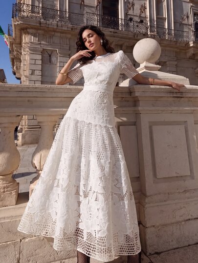 Anewsta Women's White Hollow-Out Floral Pattern Fabric Round Neck Short Sleeve Maxi Dress, Spliced Lace Trim, Highlighting Structural Division And Layered Effect, Romantic And Elegant, Suitable For Spring/Summer, Beach, Holiday, Valentine's Day, Wedding And Daily Wear