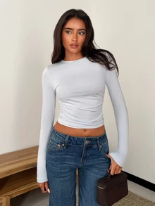 Glamine Light Gray Round Neck Long Sleeve Crop Top,Side Ruched Slim Fit Y2K Tee,Simple Elegant Autumn Top For Daily Wear,Casual Relax Look,Street Outing - Grey - View 5