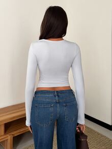 Glamine Light Gray Round Neck Long Sleeve Crop Top,Side Ruched Slim Fit Y2K Tee,Simple Elegant Autumn Top For Daily Wear,Casual Relax Look,Street Outing - Grey - View 2