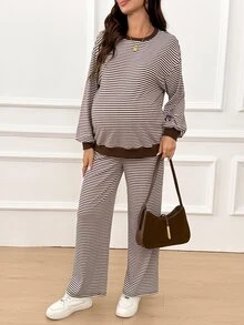 SHEIN 孕婦圓領藍白條紋長袖上衣可調腰圍褲子休閒寬鬆套裝 2 件組 秋季拍照居家外出穿搭 - 棕色 - 查看 6