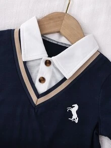 SHEIN 2件套男婴套装，儿童针织舒适Polo衫二合一，胸前印花个性设计休闲短袖上衣搭配卡其色裤子，松紧腰设计，宽松版型，适合秋季度假、日常穿着等场合。 - 藏藍色 - 查看 7
