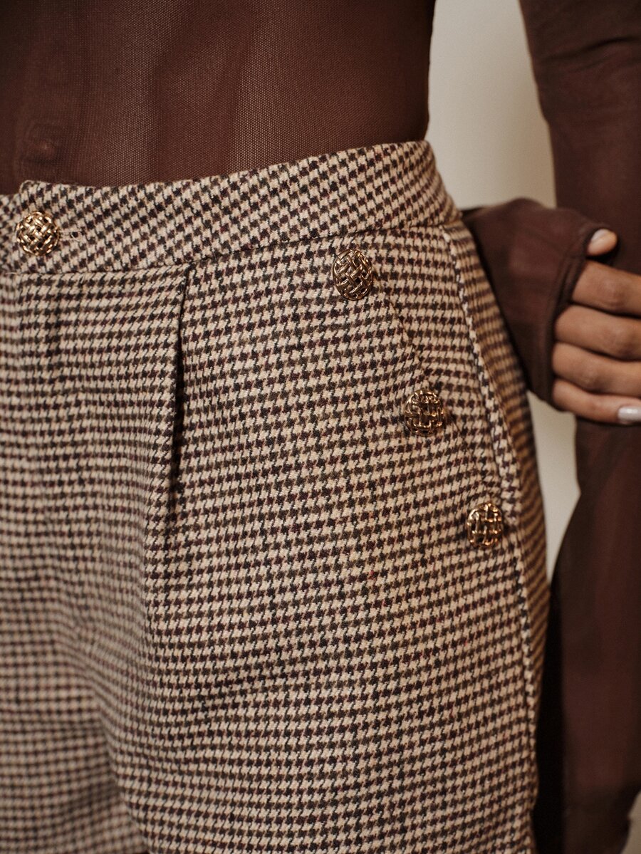Aveloria Modichic Women's Tweed Textured Fabric High Waist A-Line Shorts With Side Button Metal Decor Front Pleat Vintage Elegant Houndstooth Brown Checkered - Multicolor - View 1