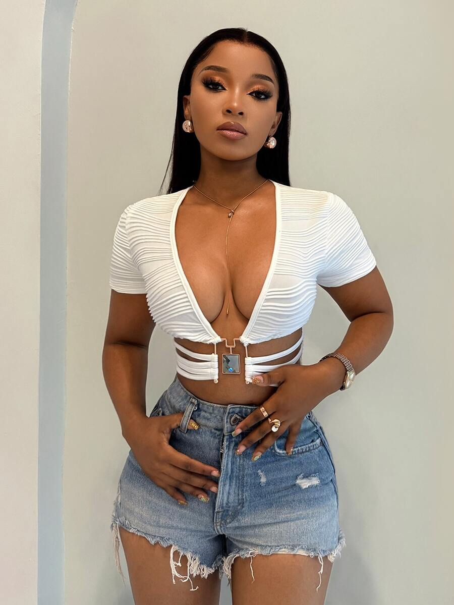 BamGleam Women's Sexy V-Neck Metal Buckle Textured Fabric Short Sleeve T-Shirt, Suitable For Spring/Summer Night Out Club All White