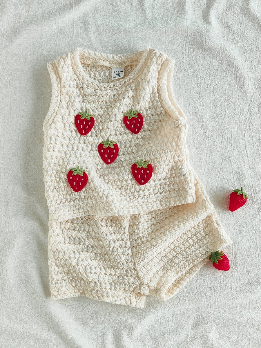 SHEIN Vintaside Kids Babygirls 夏季红色草莓波点装，无袖圆领上衣搭配同款短裤，甜美风格，轻盈设计，适合户外玩耍、休闲穿着和友好聚会 - 杏色 - 查看 1