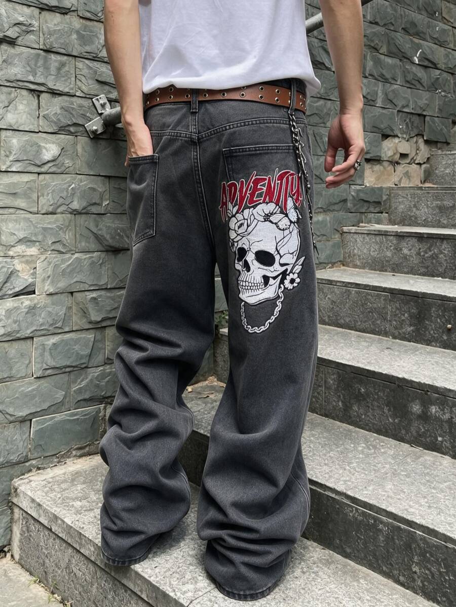 RivetRise 男士復古水洗灰色喇叭牛仔褲,後方骷髏玫瑰鏈條字母刺繡,哥德龐克街頭風 B - 黑色 - 查看 1