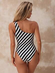 SHEIN Swim 女款夏季海灘度假條紋印花金屬裝飾不對稱單肩連身泳衣 - 黑與白 - 查看 2