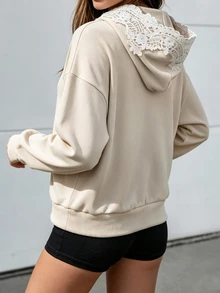 Flora Isola Flora Isola Sweatshirt Kasual Harian Wanita dengan Motif Renda dan Patchwork - Aprikot - View 3